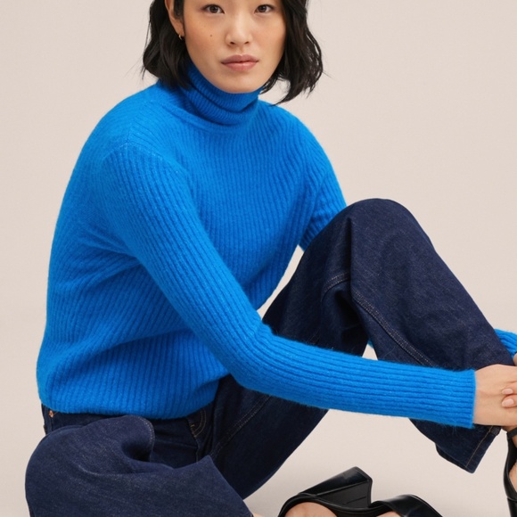 Electric Blue Rolled Turtle Neck Cable Sweater - Picture 5 of 8
